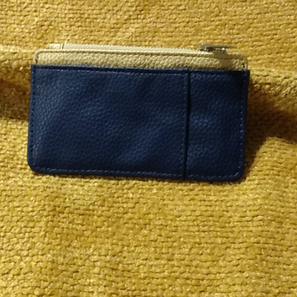 Gap - Picture 2 of 2
